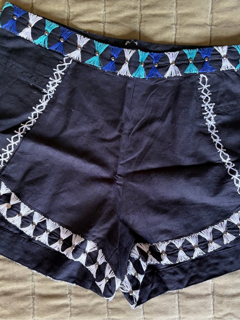Free People Boho Black Cotton Linen Embroidered Shorts Metal Beads Sz 2 NEW Tags